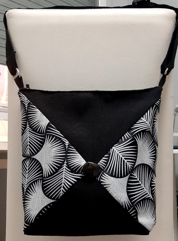 TRIANGOLI BIANCHI E NERI