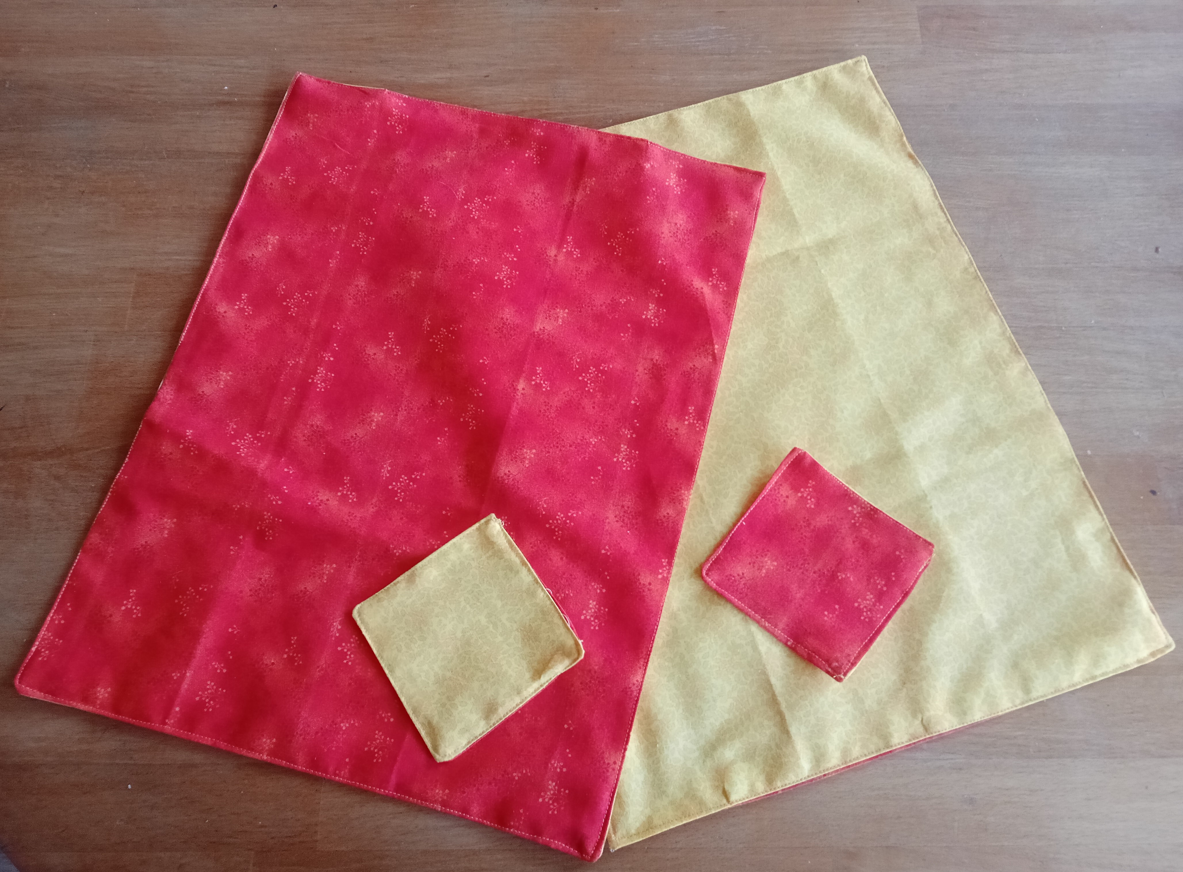 TOVAGLIETTE CON SOTTOBICCHIERI